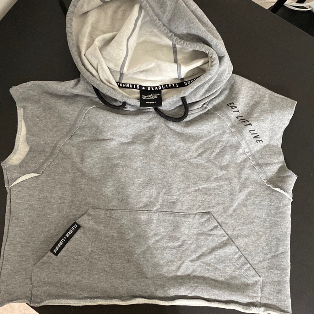 Doughnut & Deadlifts crop sleeveless hoodie/pockets